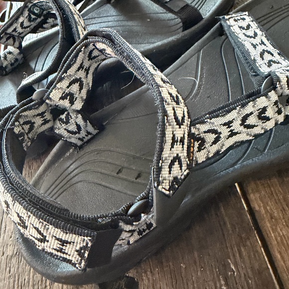 Teva Sandals black/ white sz 9 - Picture 4 of 7
